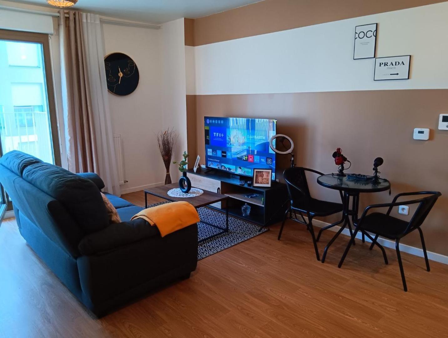 Destiny Appart' Paris -Beauvais-Orly- Podcasts- Stade De France Stains Exteriör bild